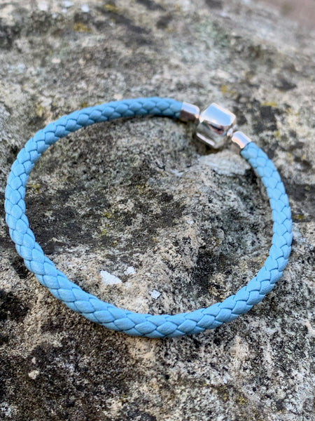 Light Blue Leather Cord Bracelet - pixi-daisy