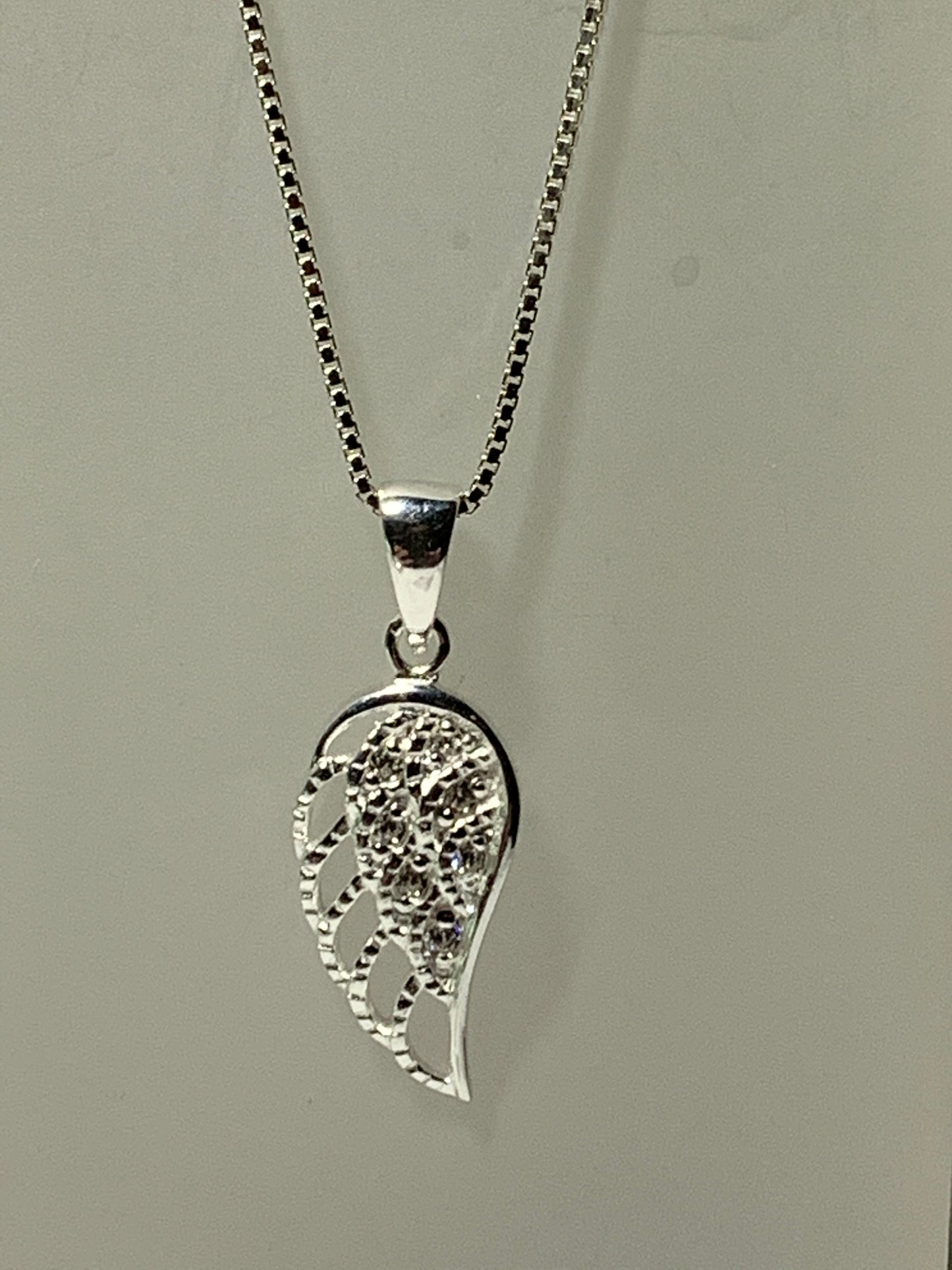 Crystal Angel Wing Necklace - pixi-daisy