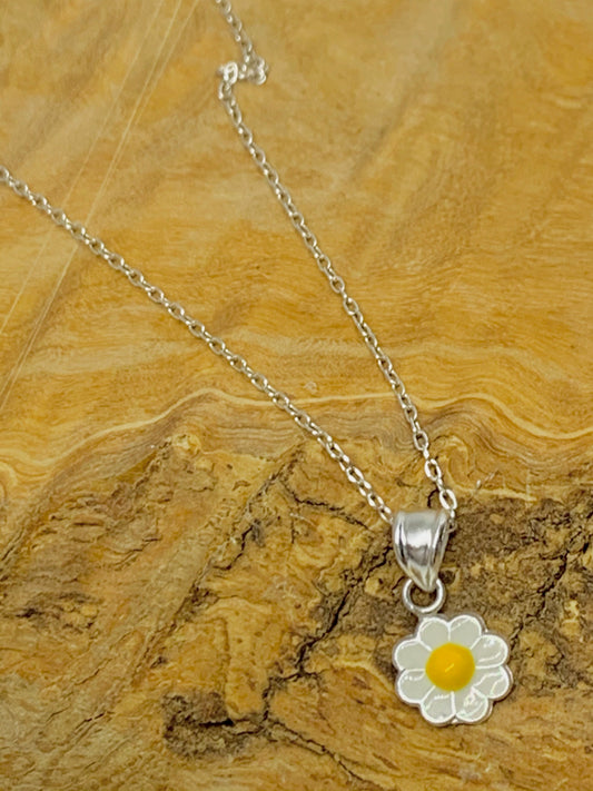 Daisy Necklace from Pixi Daisy