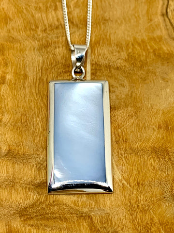Mother of Pearl Pendant from Pixi Daisy
