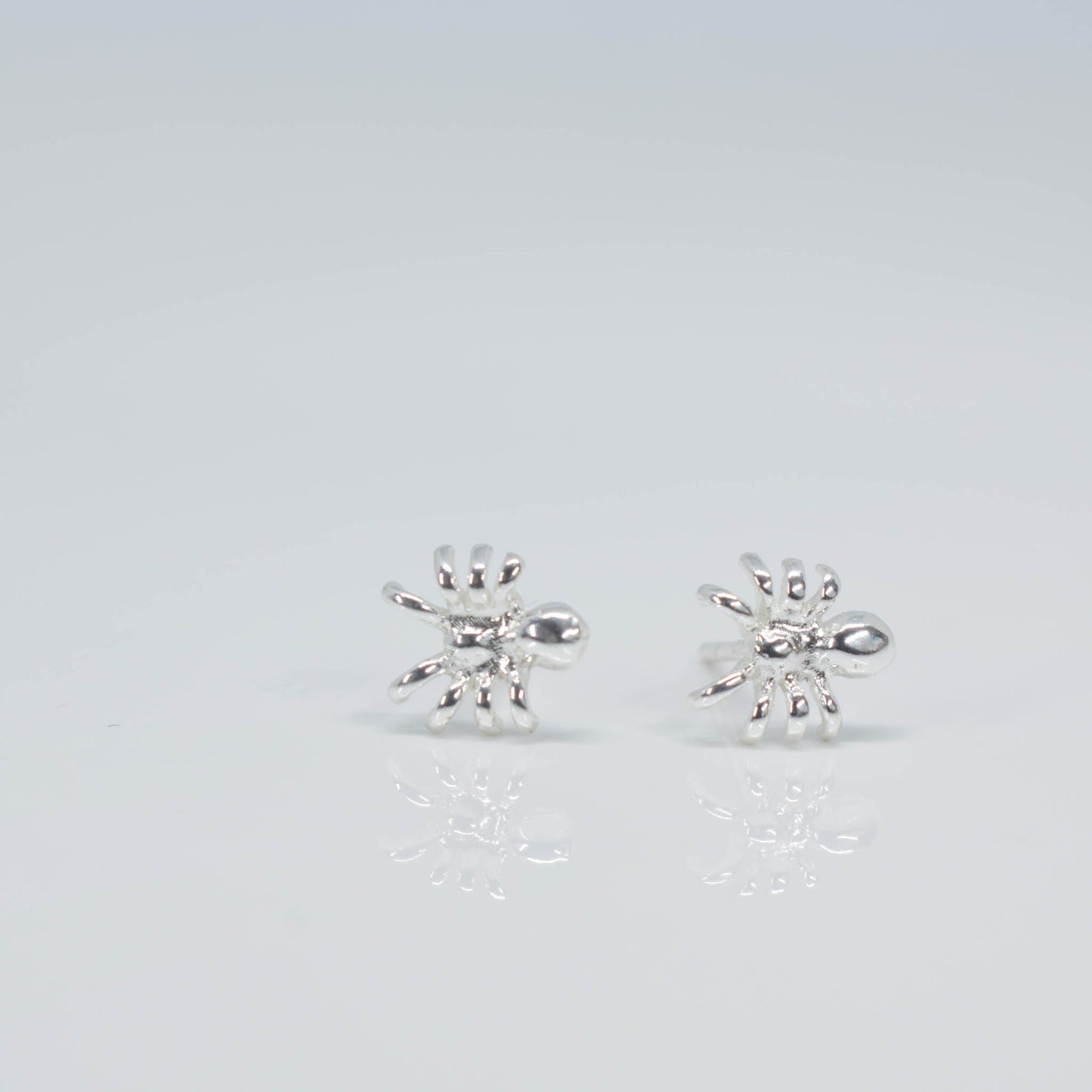 Spider ear Studs - Pixi Daisy