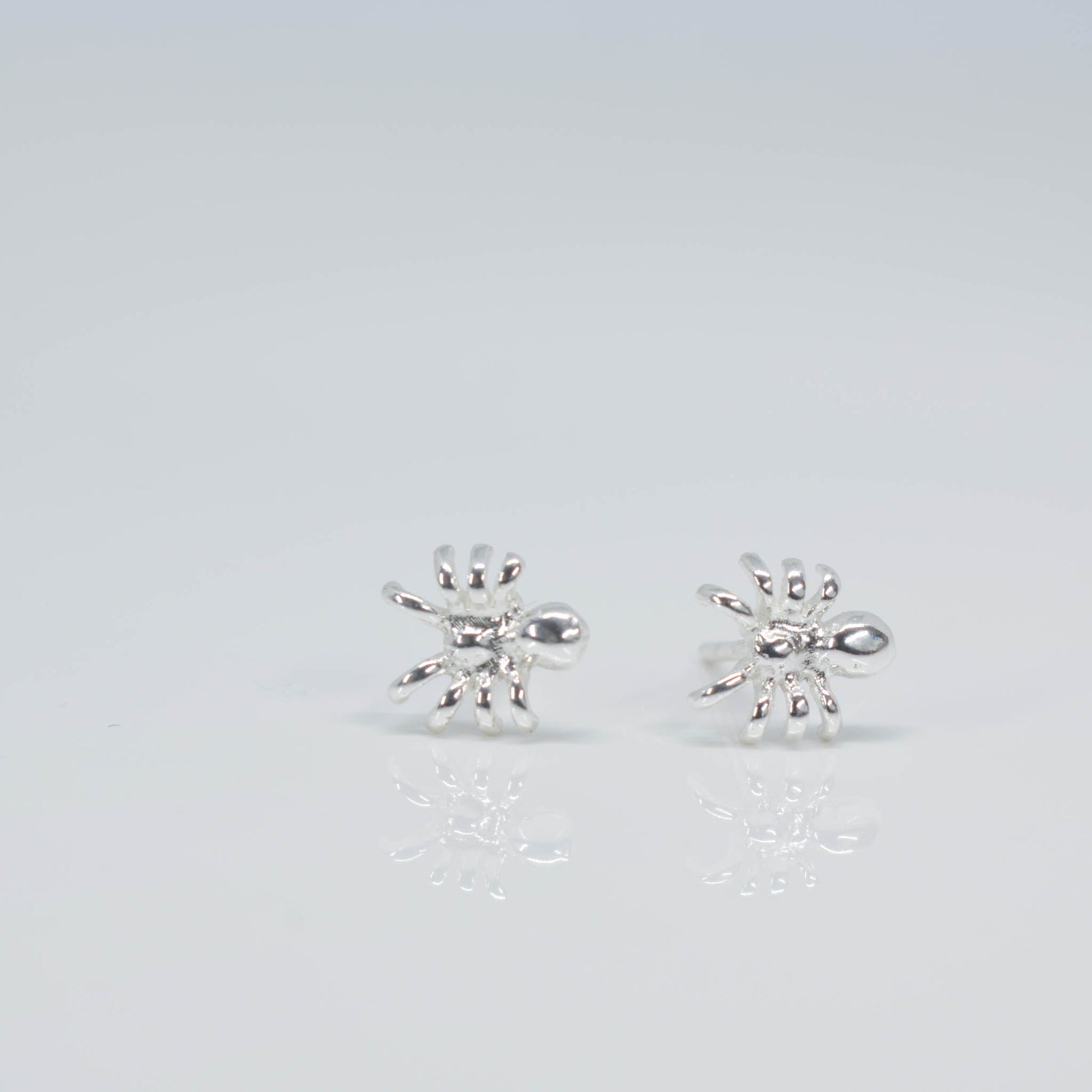 Spider ear Studs - Pixi Daisy