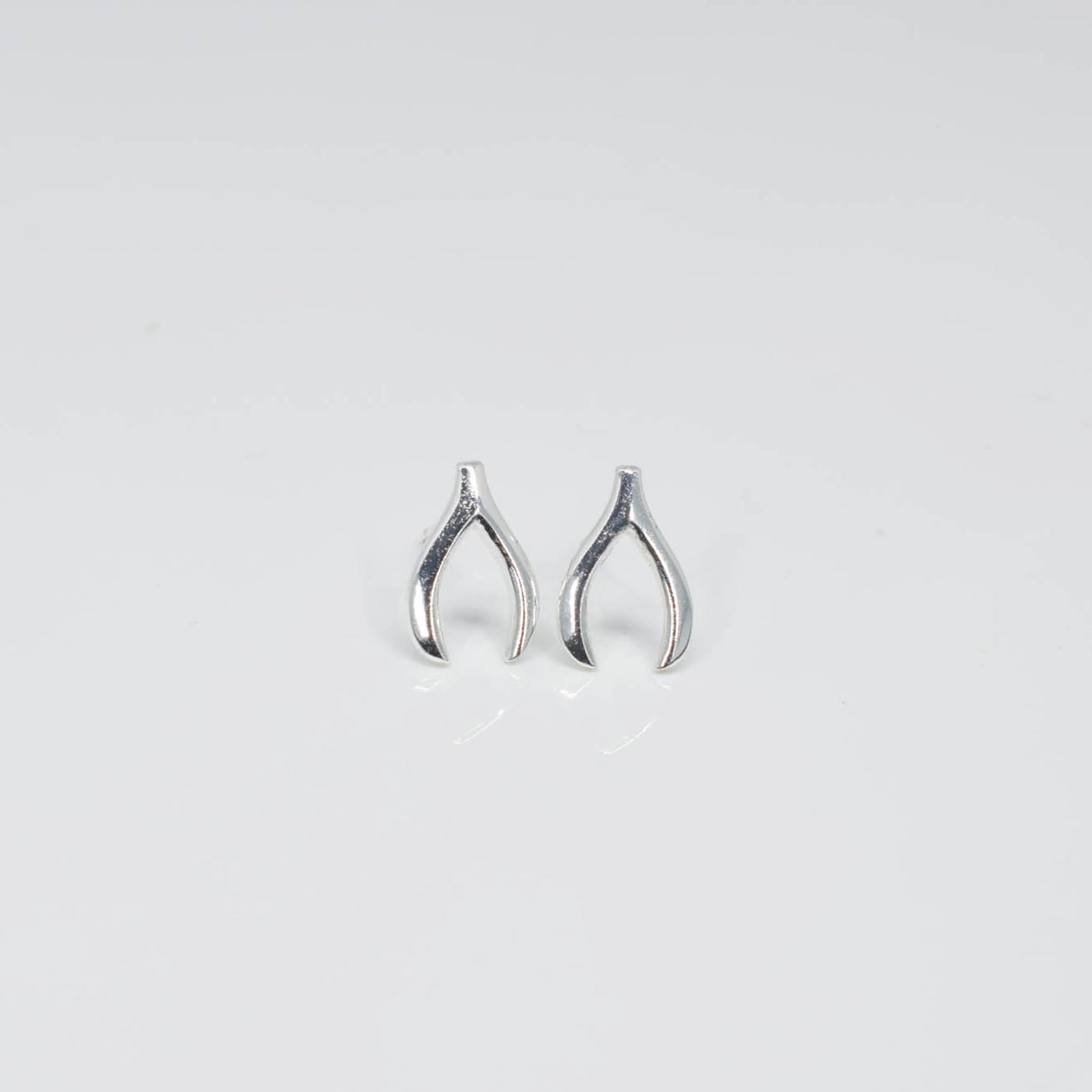 Wishbone Ear Studs - Pixi Daisy
